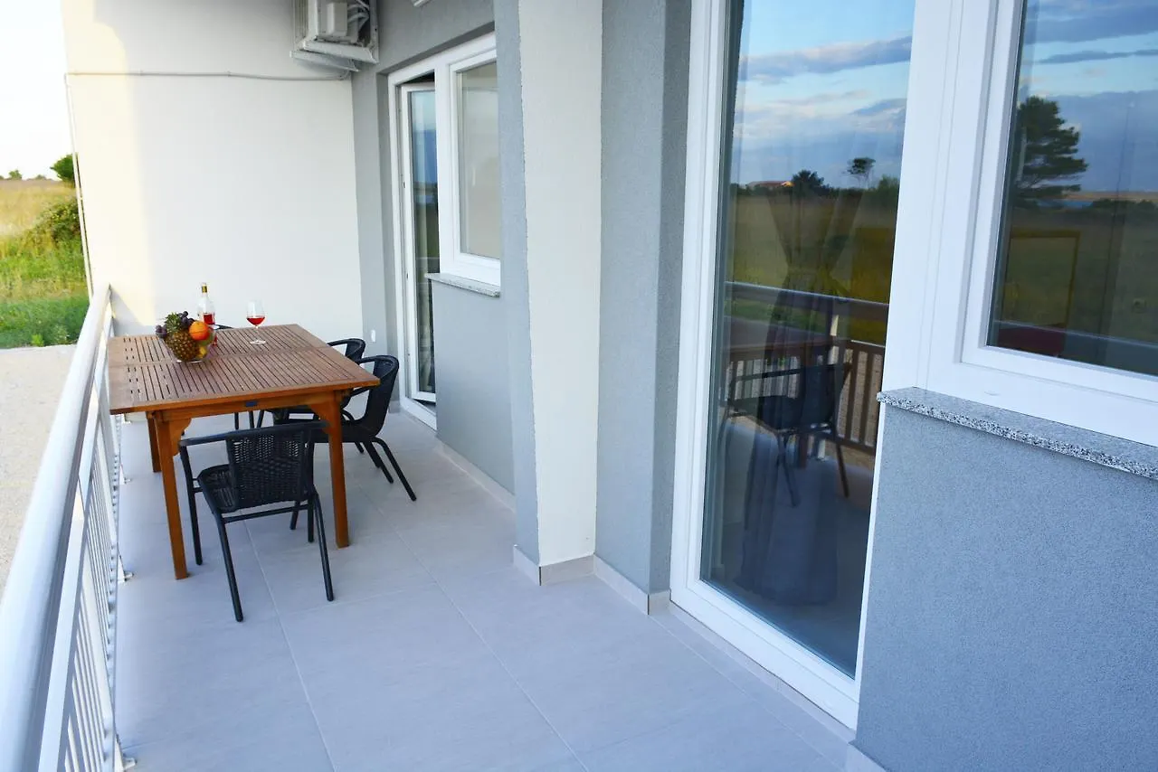 Apartments Maja Vir
