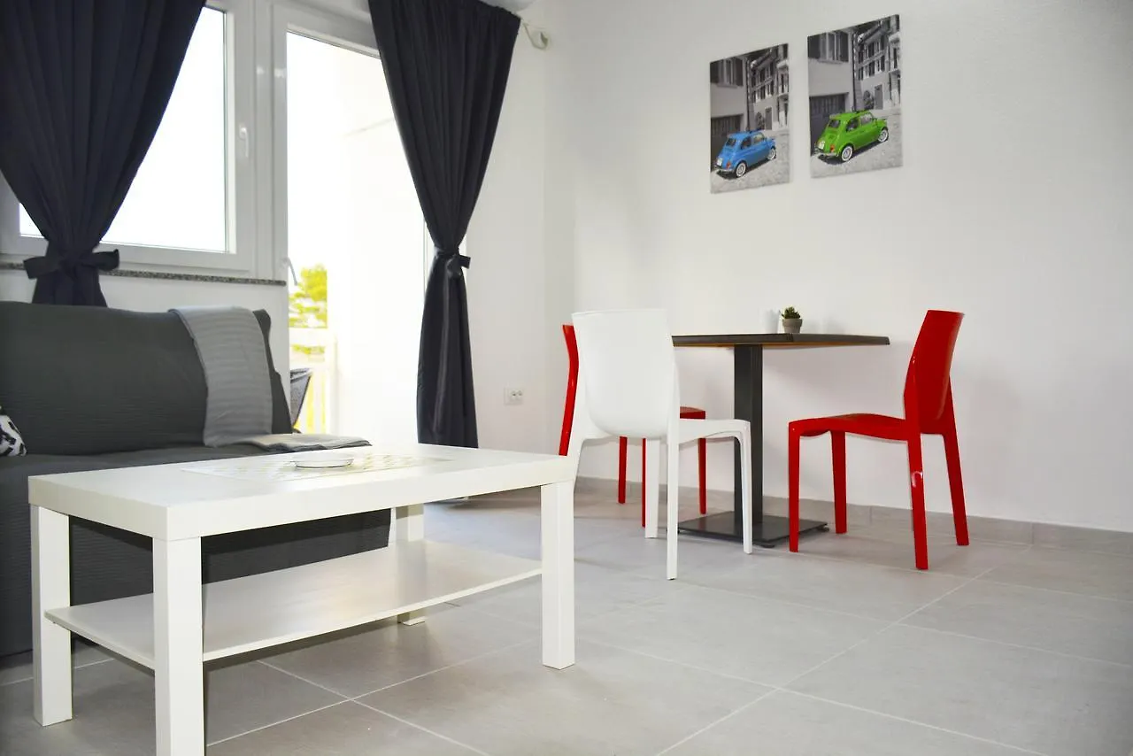 Apartments Maja Vir 0*,