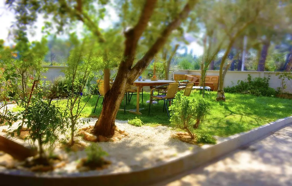 Apartments Maja Vir