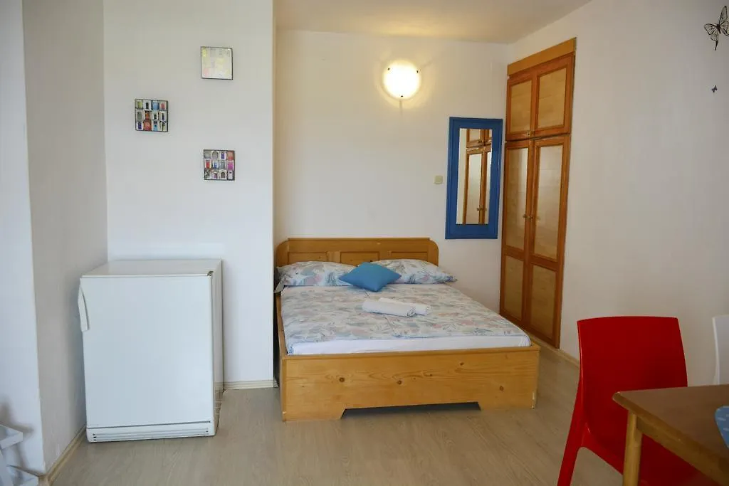 Apartments Maja Vir